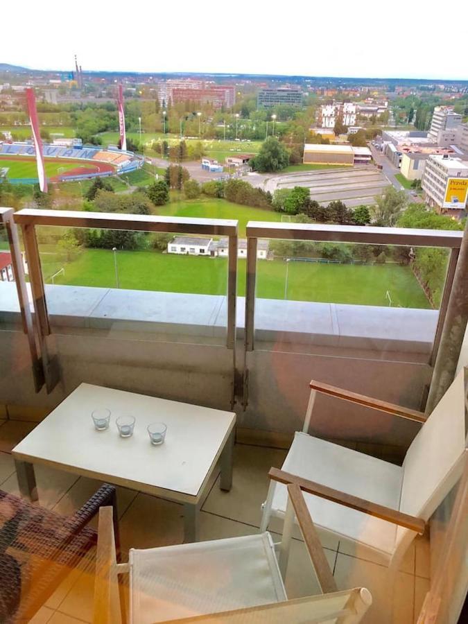 Juls Apartment Next To Football And Hockey Stadium Bratysława Zewnętrze zdjęcie